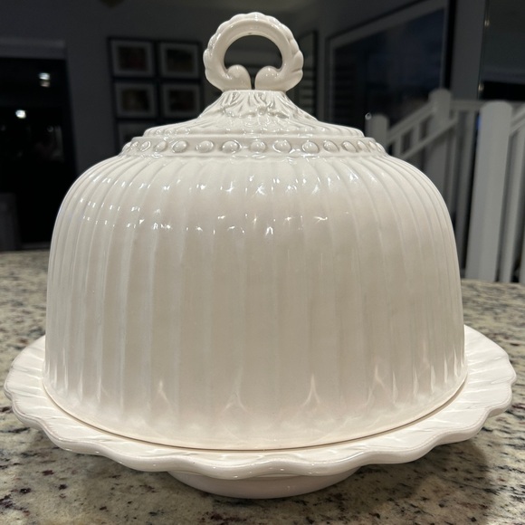 American Atelier Athena 5166 Ironstone covered cake plate - Picture 2 of 5